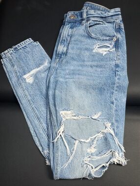 American Eagle Outfitters Light Blue Distressed Mom Jeans
